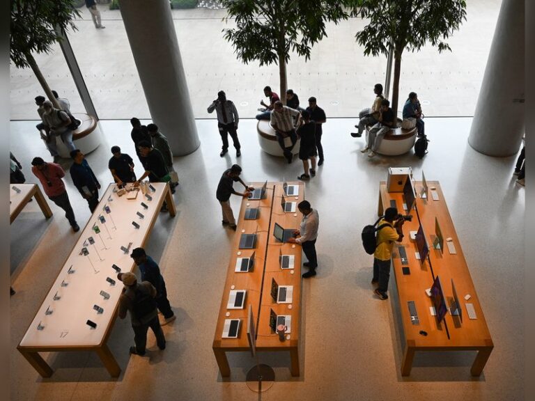 Apple hits record India shipments in Q3
