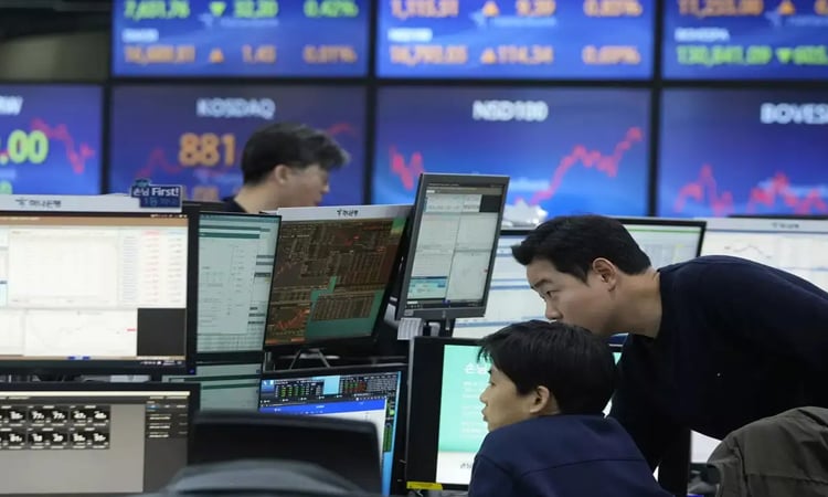 Asian stocks soar as US-China trade talks progress