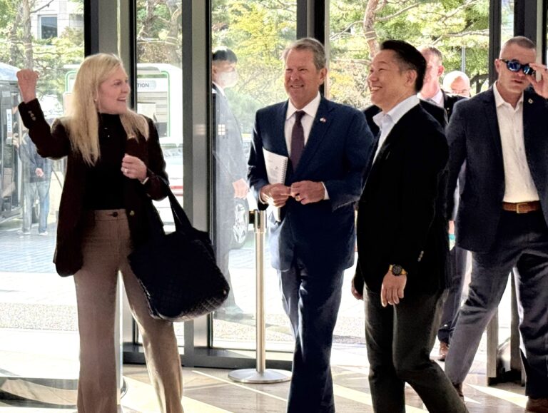 Georgia governor meets SK On CEO to strengthen ties