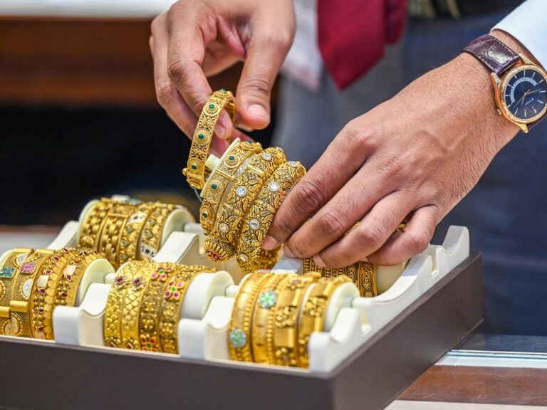 Gold, silver dip as dollar flexes
