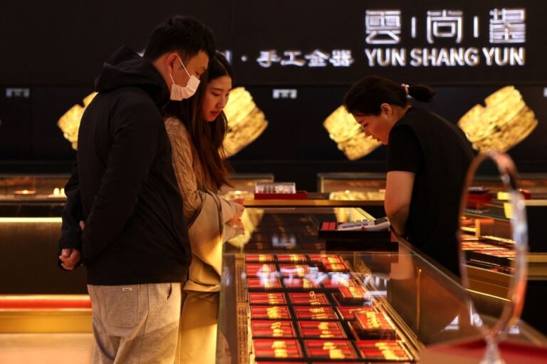 Gold, silver plunge as Trump casts doubt on Xi meeting