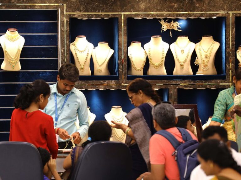 Gold streak ends as prices face sharp correction