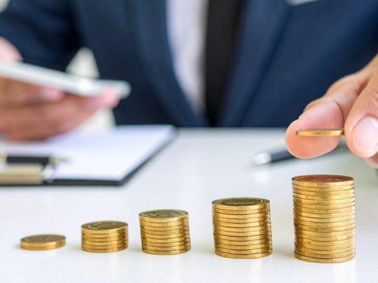 Indian investors rake in 72% via global funds