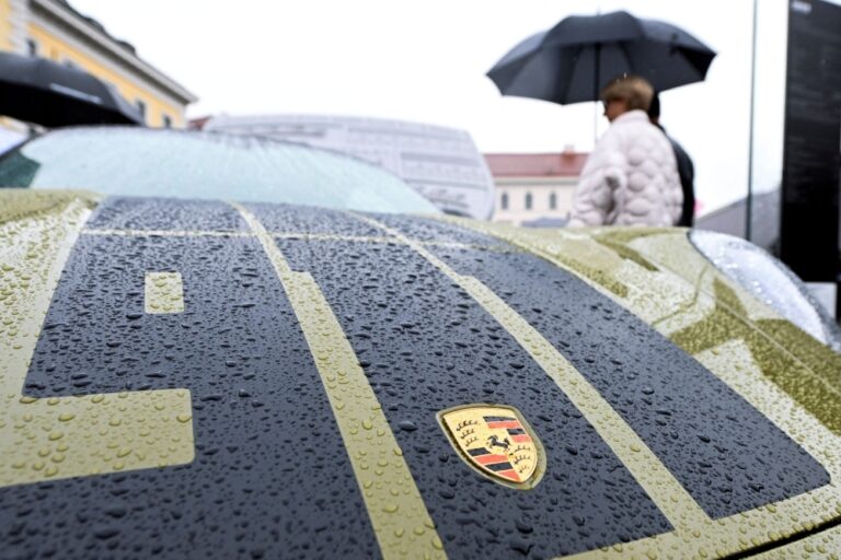 Porsche faces nearly billion-euro loss as EV delay hits