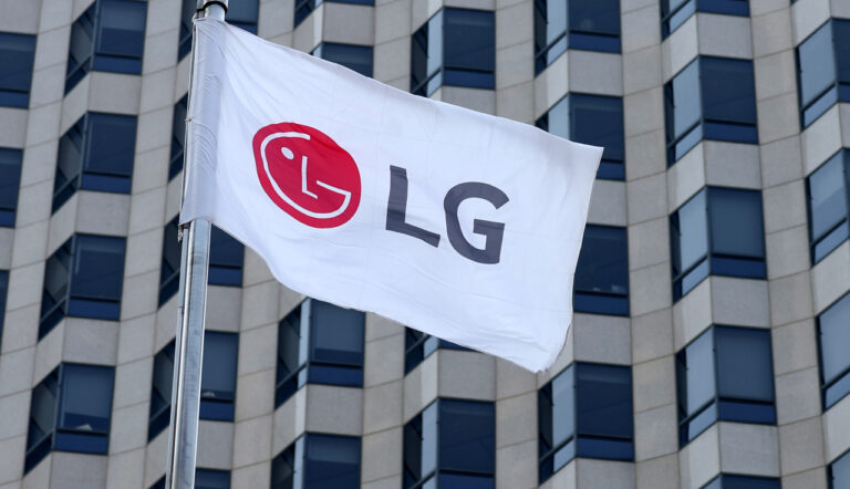 S&P raises LG Electronics outlook to positive