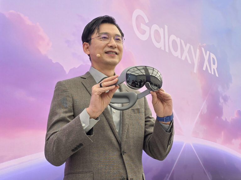 Samsung unveils Galaxy XR headset in XR race with Apple