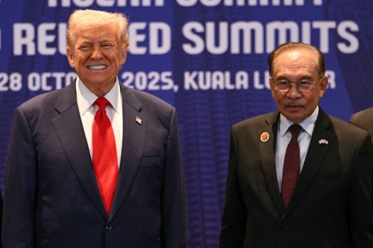 Trump signs major trade deals in Asia tour