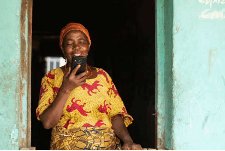 Namibia connects Epinga, gifts smartphones