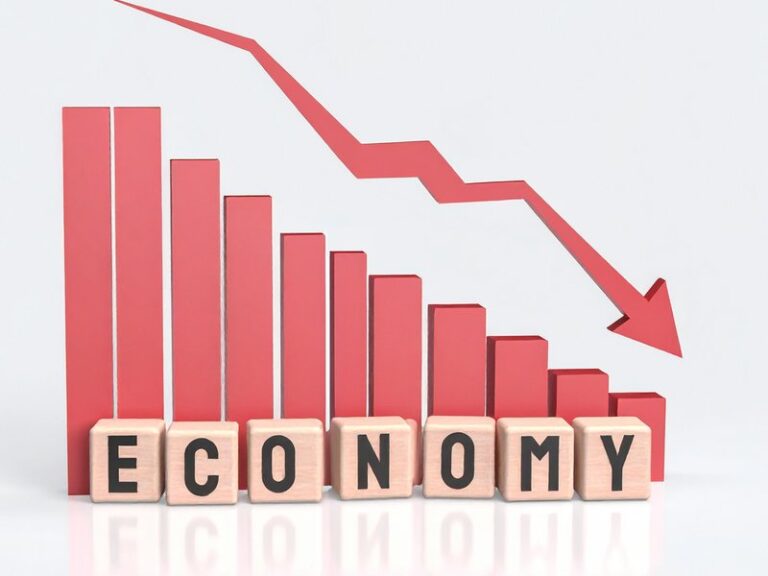 Pakistan inflation soars as floods and debt bite