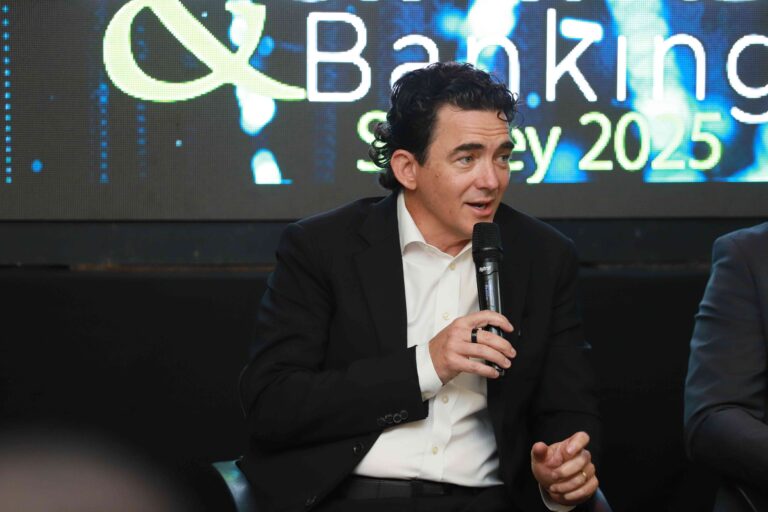 Sharpe urges delay to Zimbabwe 2030 currency plan